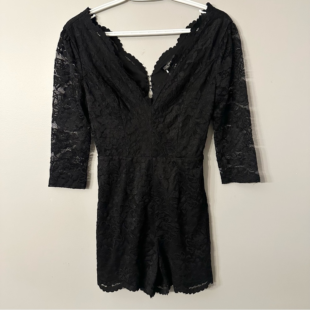 ⭐️ Nikibiki Black Lace Chemise